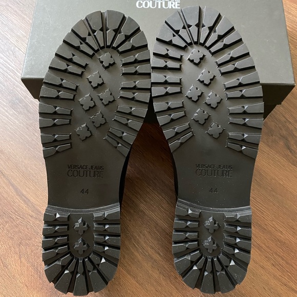 Luxury Versace shoes - Picture 6 of 9